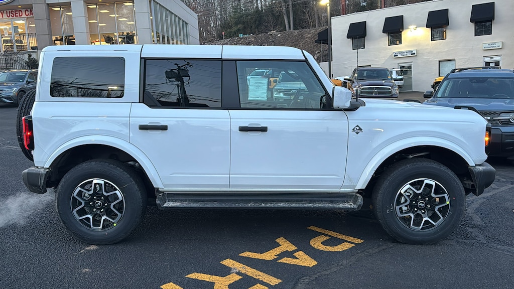 New 2026 Ford Bronco Outer Banks SUV