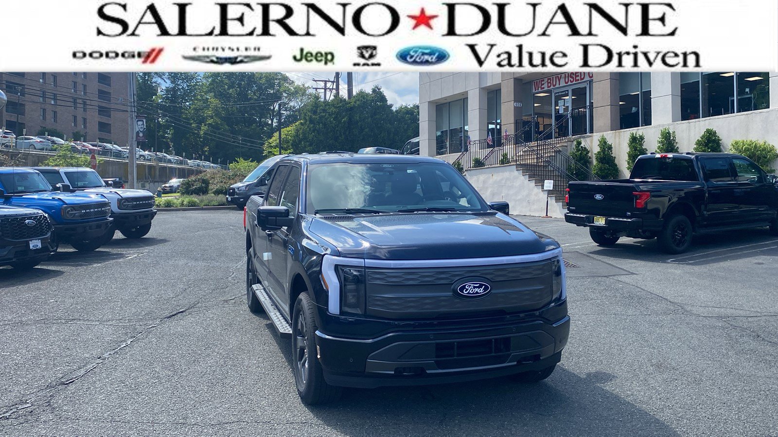 2025 Ford F-150 Lightning Lariat's photo
