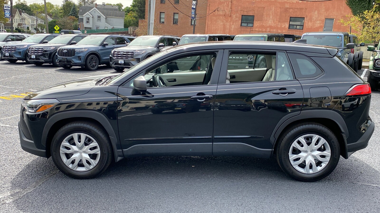 2022 Toyota Corolla Cross L photo 4