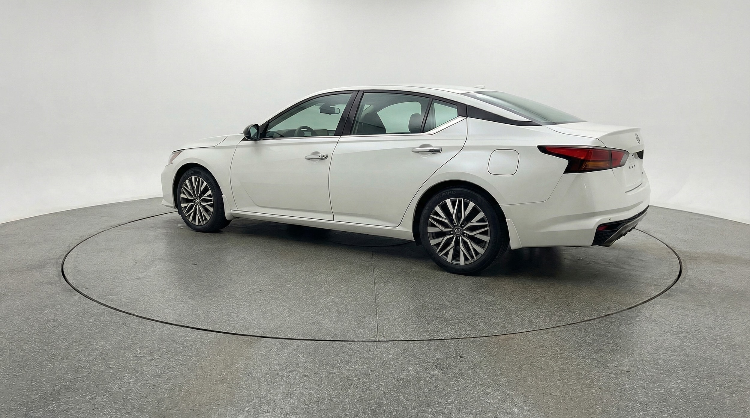 Thumbnail: 2025 Nissan Altima - 5