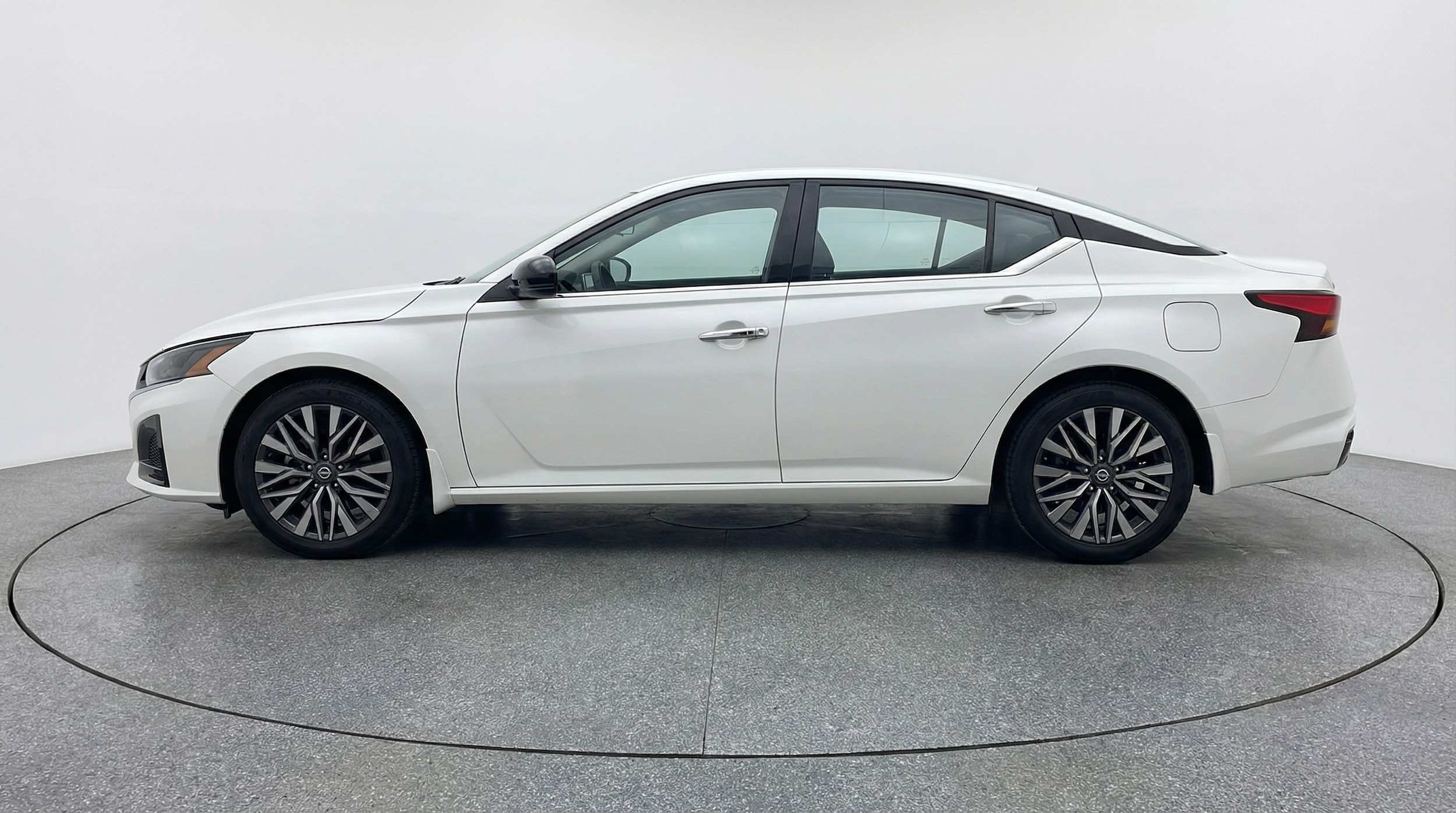 Thumbnail: 2025 Nissan Altima - 4