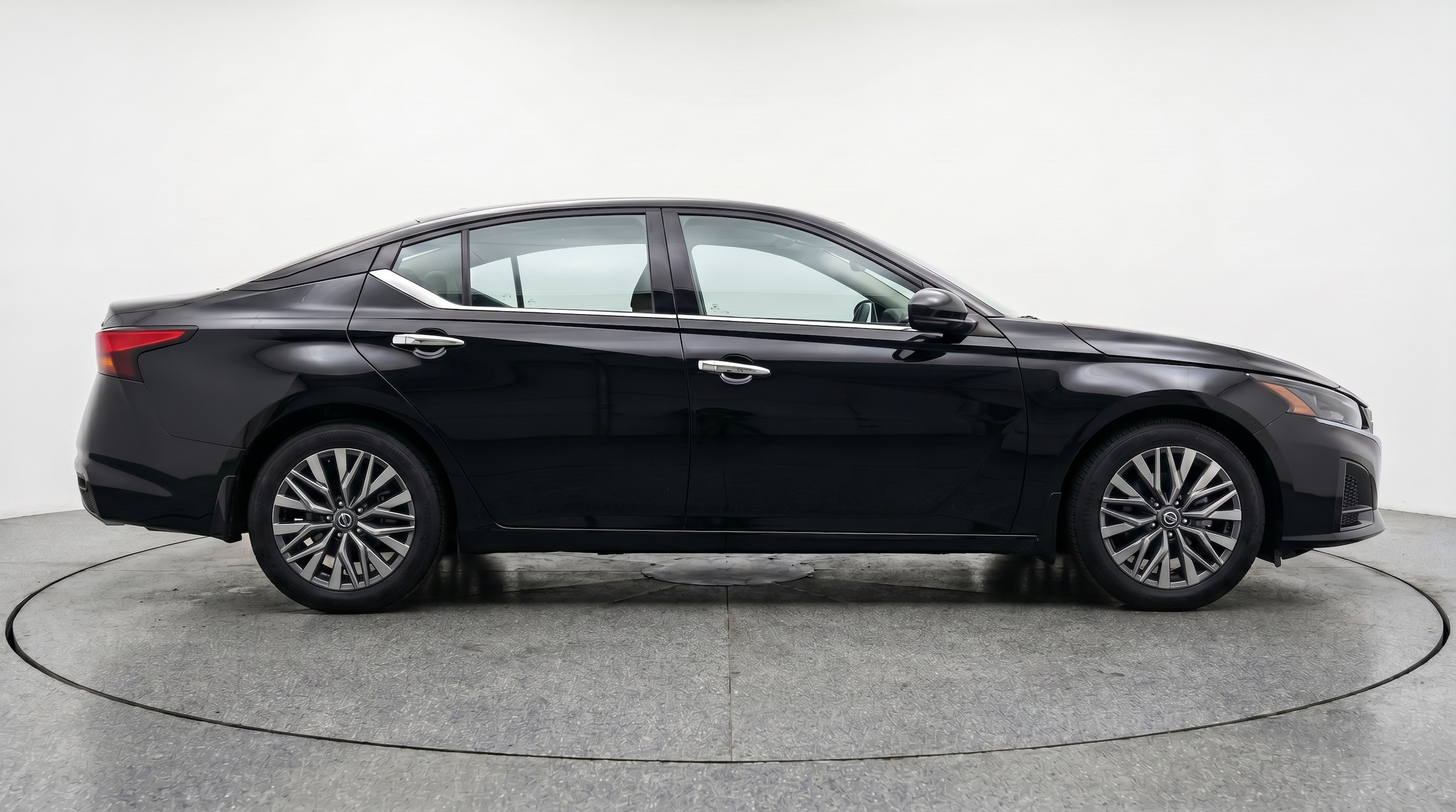 Thumbnail: 2025 Nissan Altima - 8