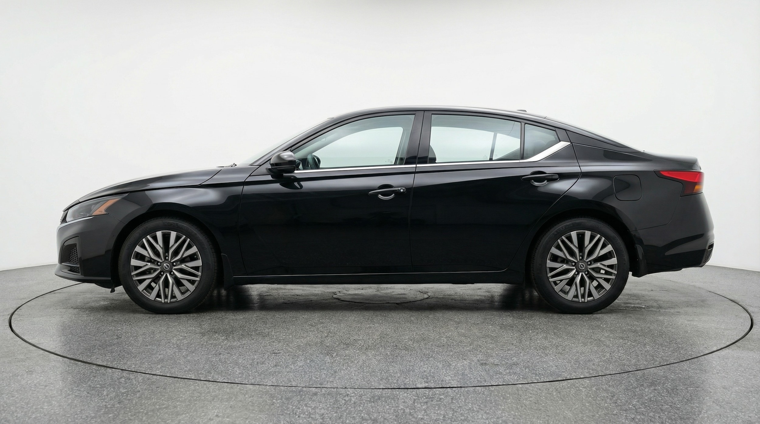Thumbnail: 2025 Nissan Altima - 4