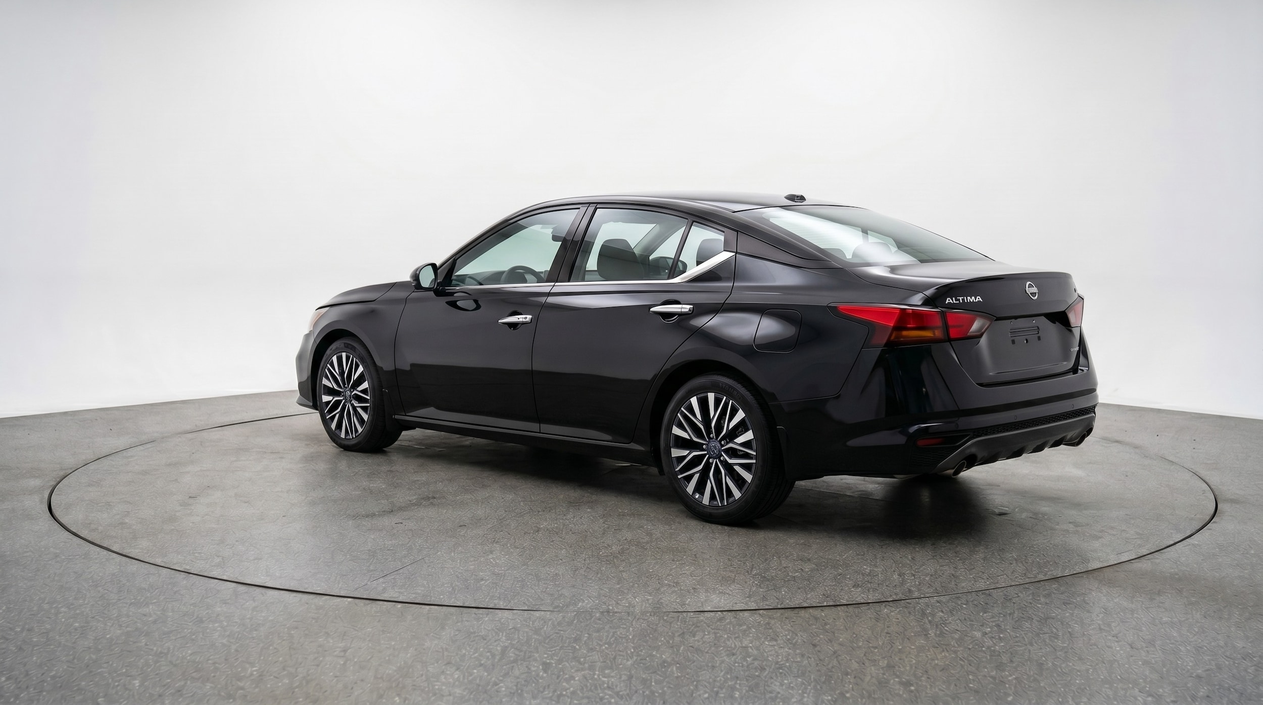 Thumbnail: 2025 Nissan Altima - 5