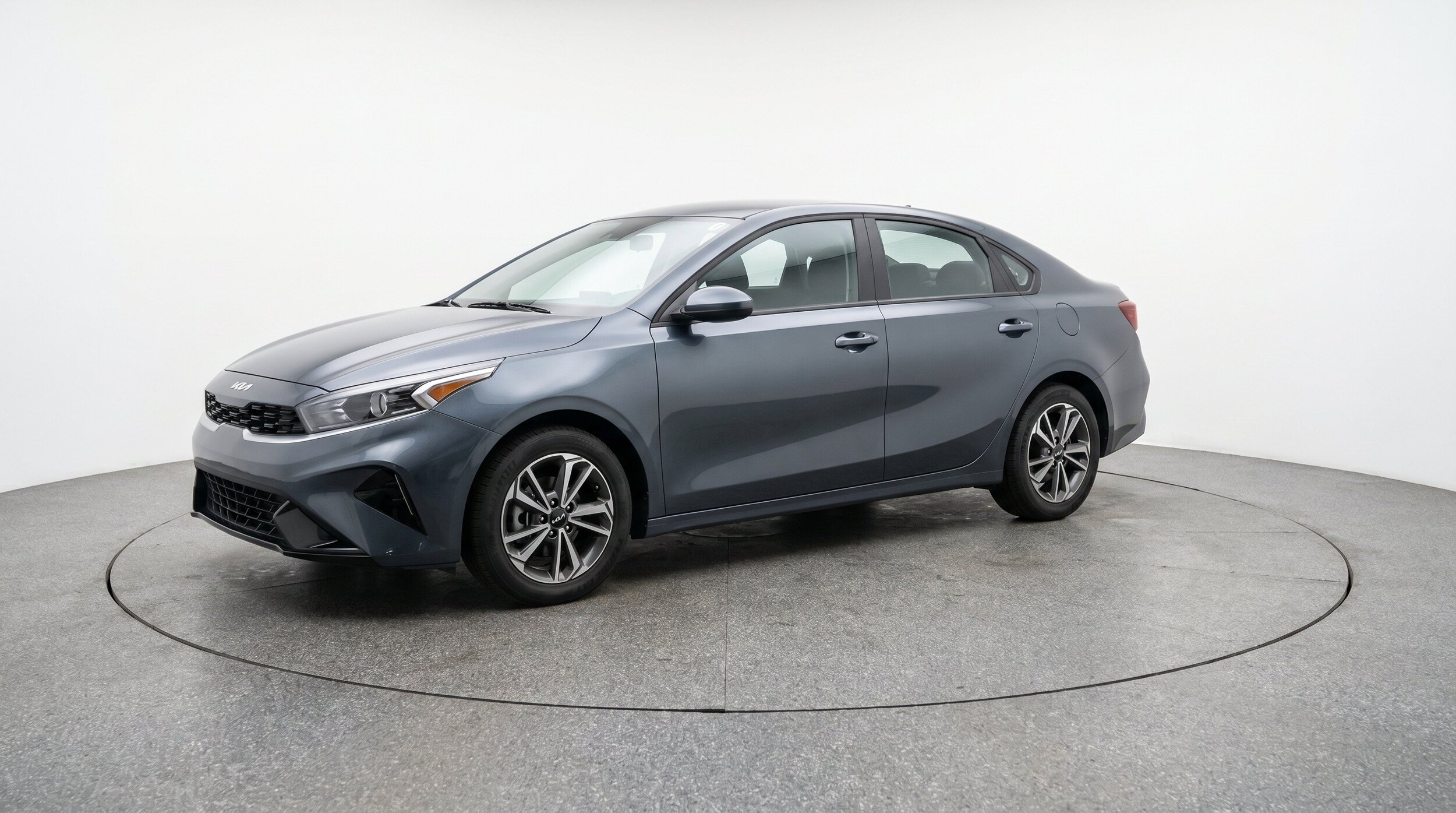 Thumbnail: 2024 Kia Forte - 3