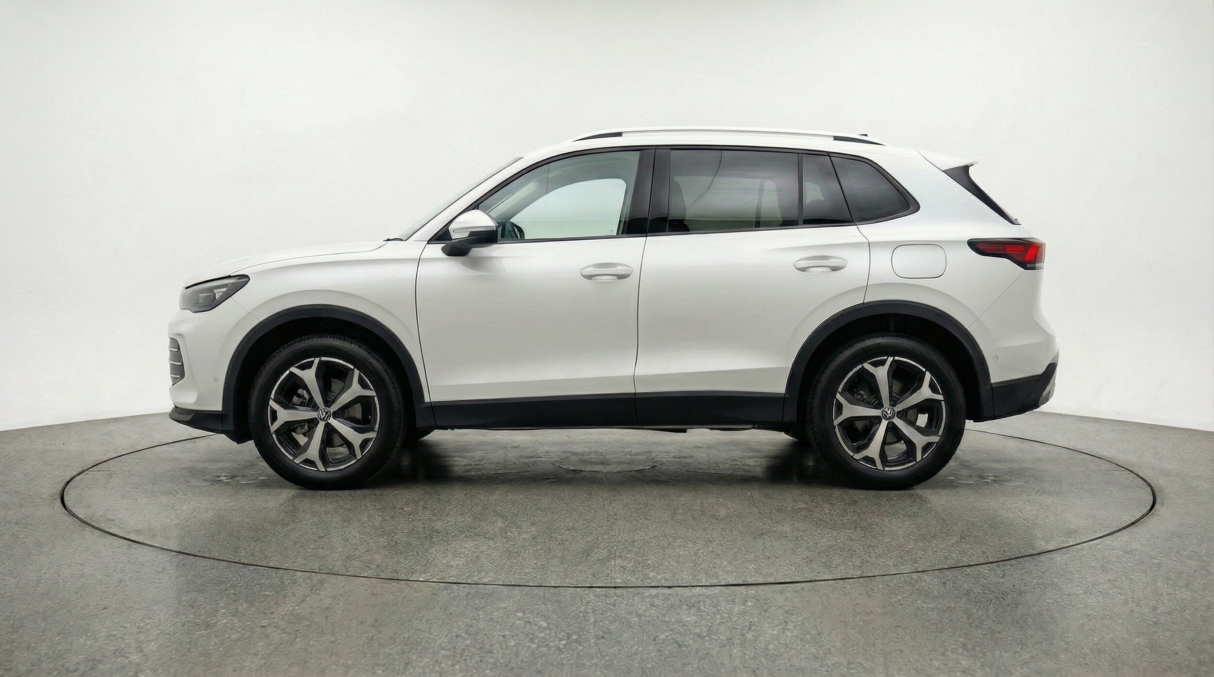 Thumbnail: 2026 Volkswagen Tiguan - 5