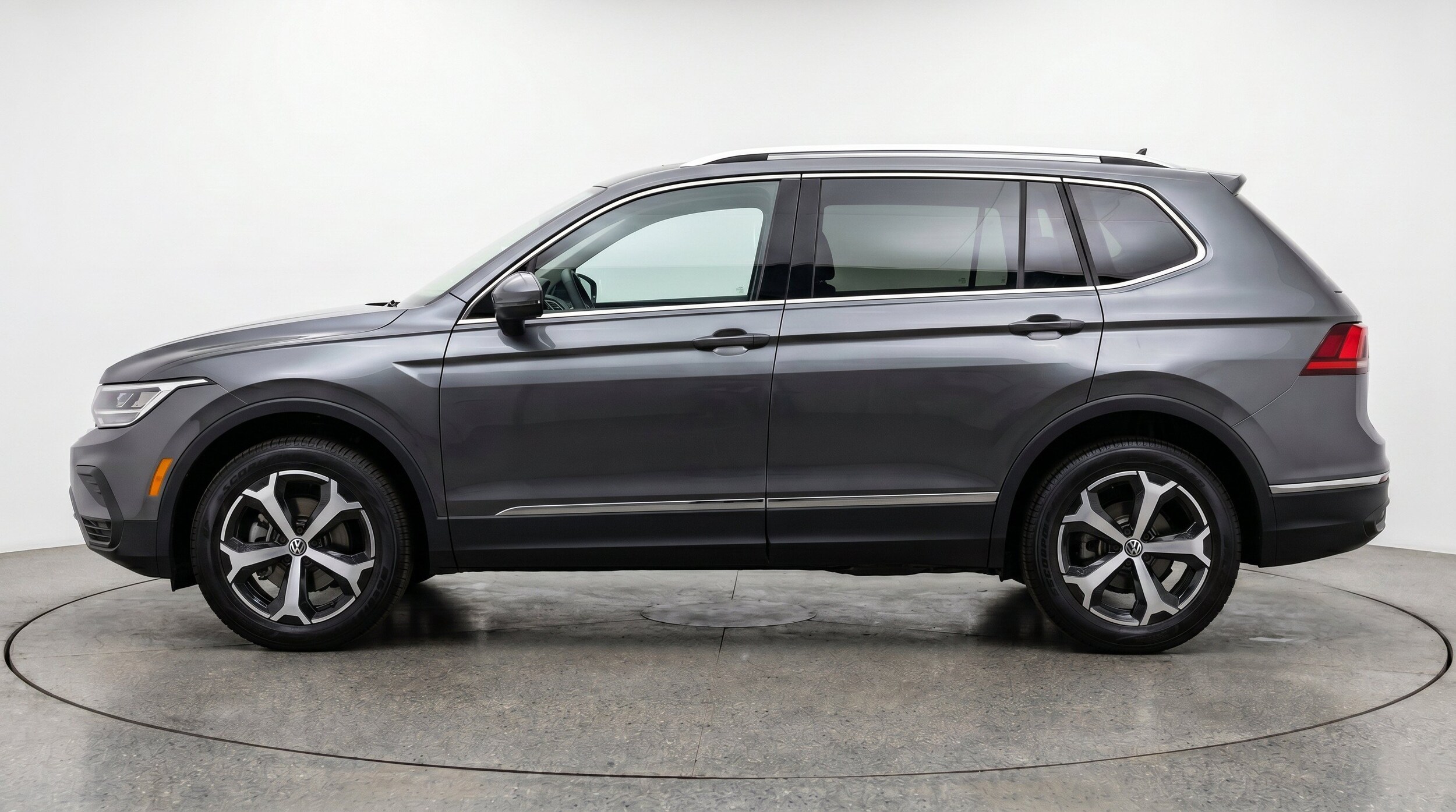 Thumbnail: 2026 Volkswagen Tiguan - 5