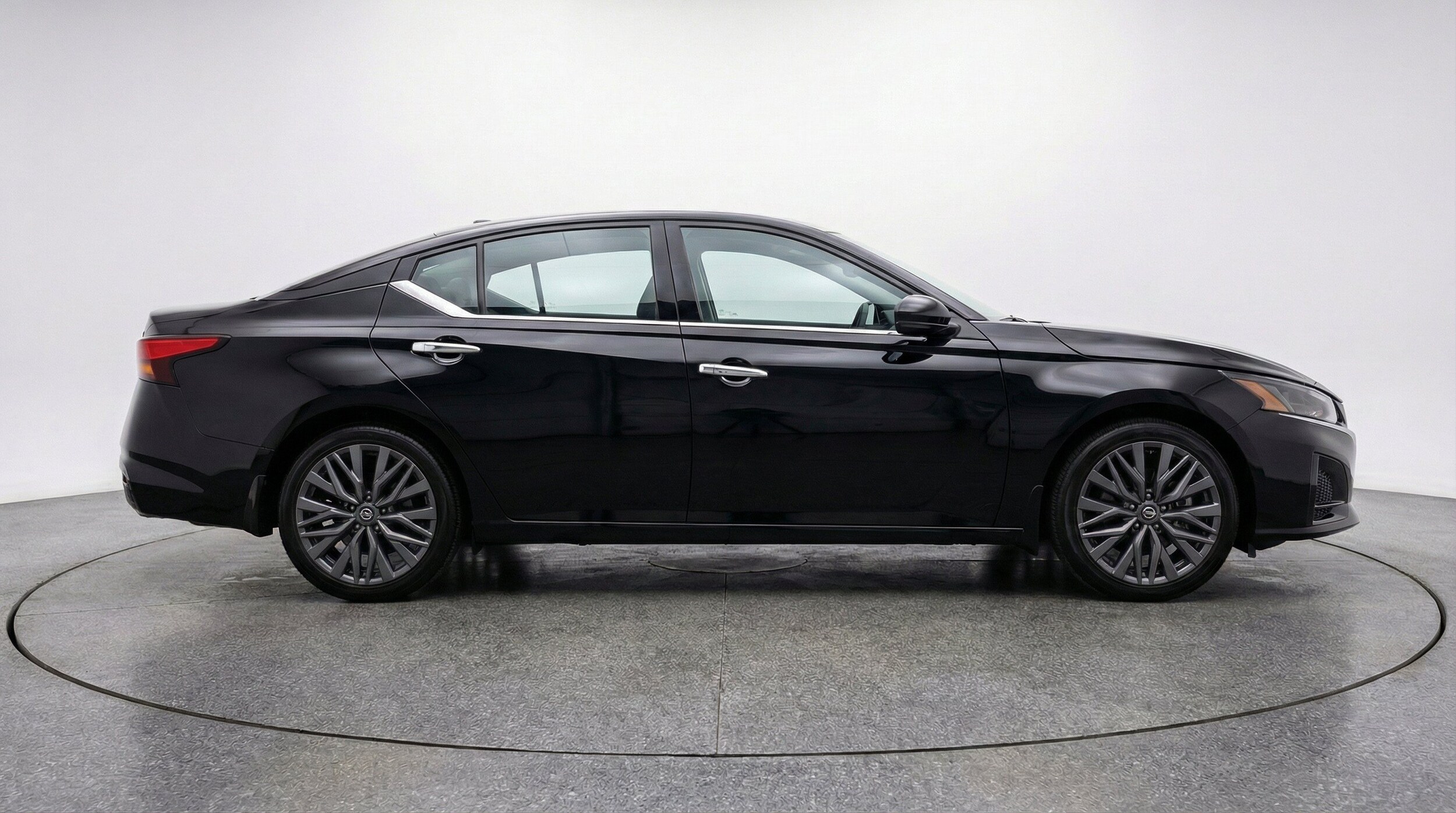 Thumbnail: 2025 Nissan Altima - 11