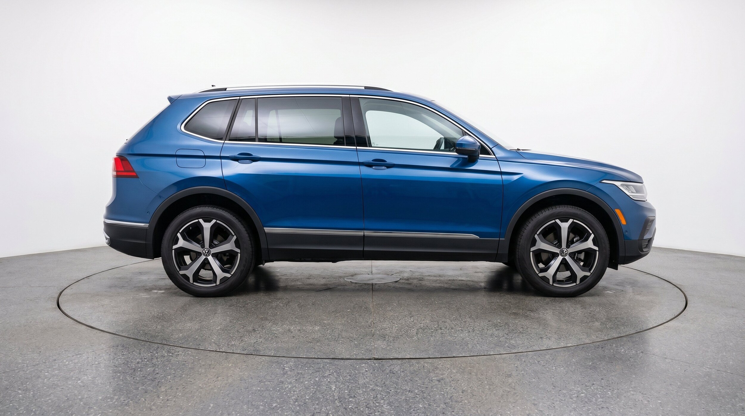 Thumbnail: 2026 Volkswagen Tiguan - 11