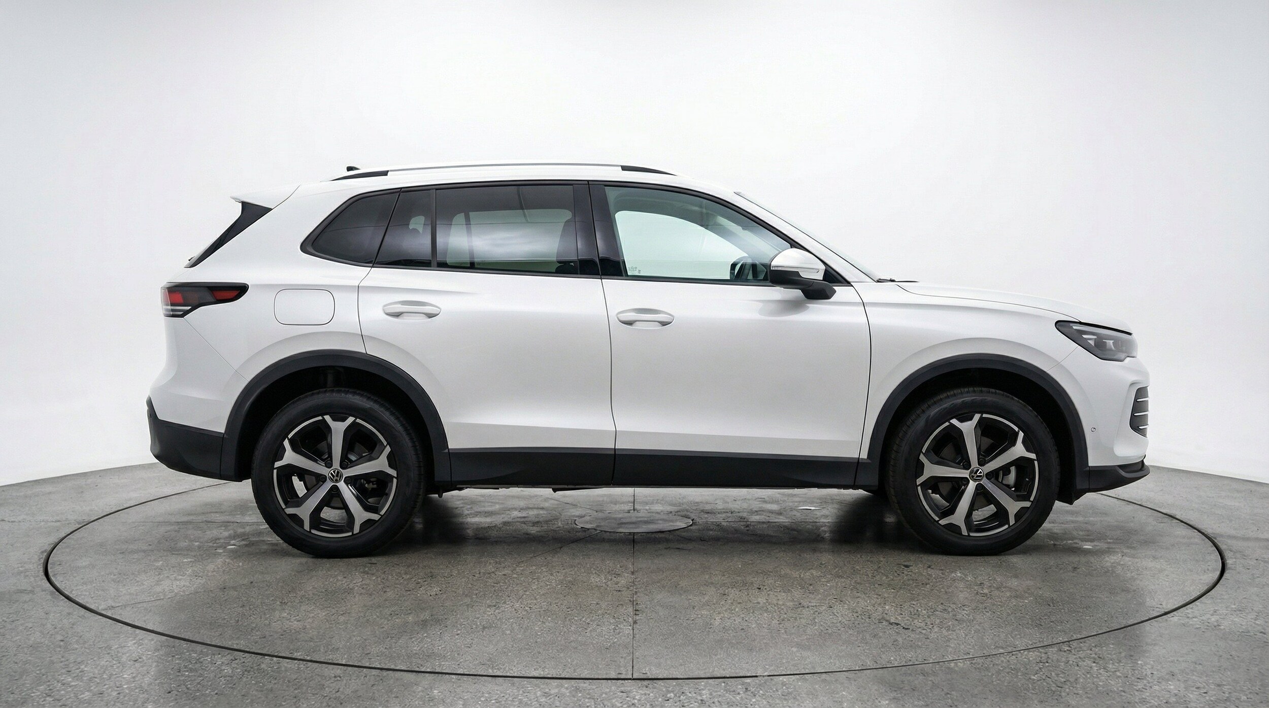 Thumbnail: 2026 Volkswagen Tiguan - 11