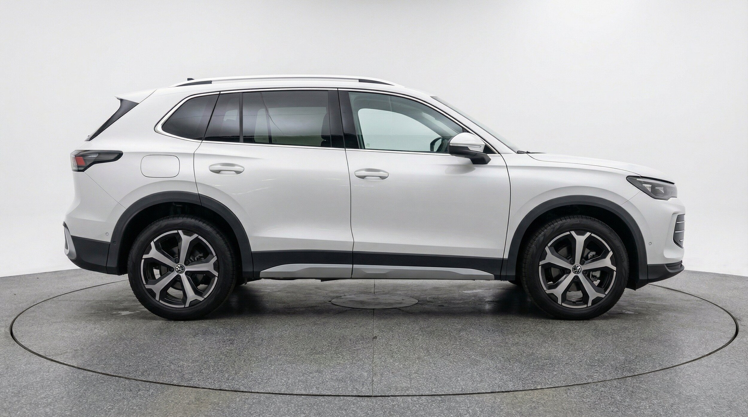 Thumbnail: 2026 Volkswagen Tiguan - 11