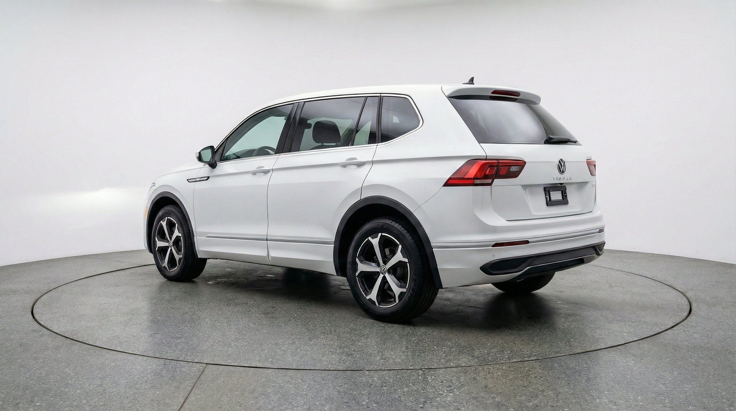 Thumbnail: 2026 Volkswagen Tiguan - 6