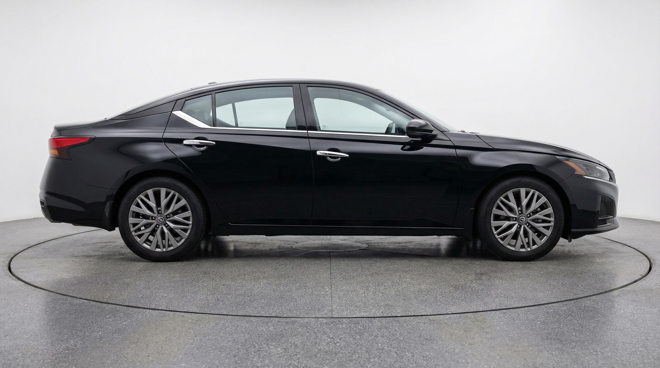 Thumbnail: 2025 Nissan Altima - 8