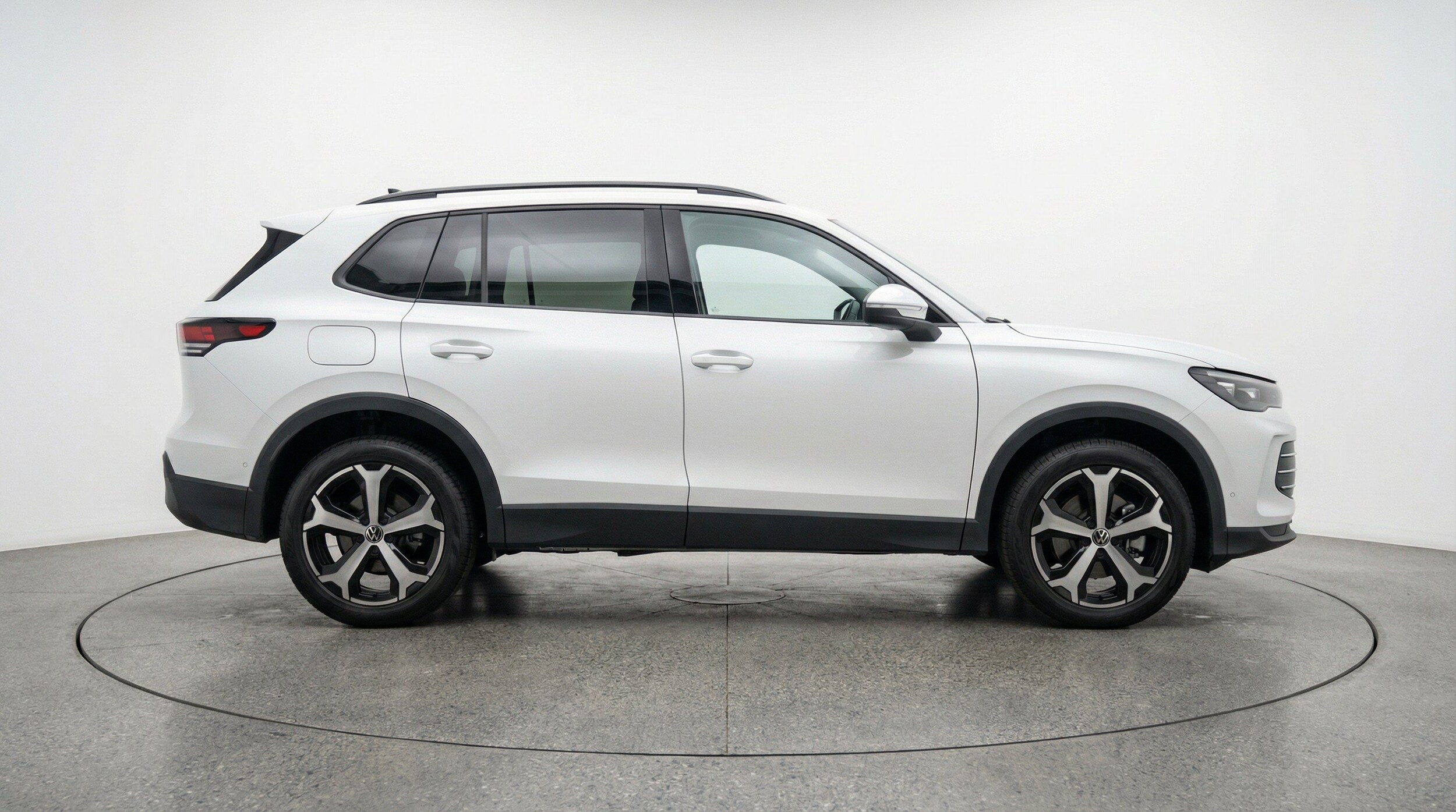 Thumbnail: 2026 Volkswagen Tiguan - 11