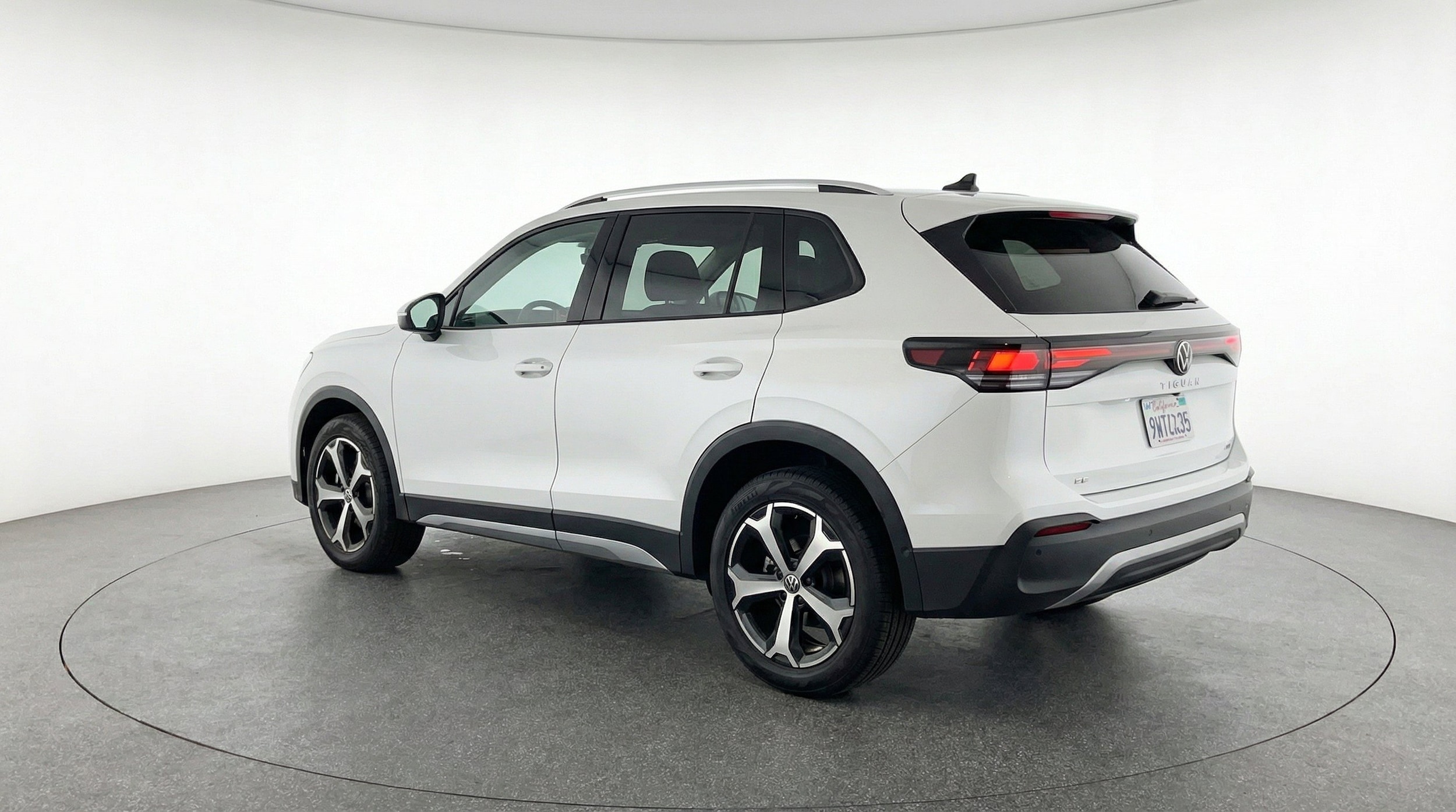 Thumbnail: 2026 Volkswagen Tiguan - 6