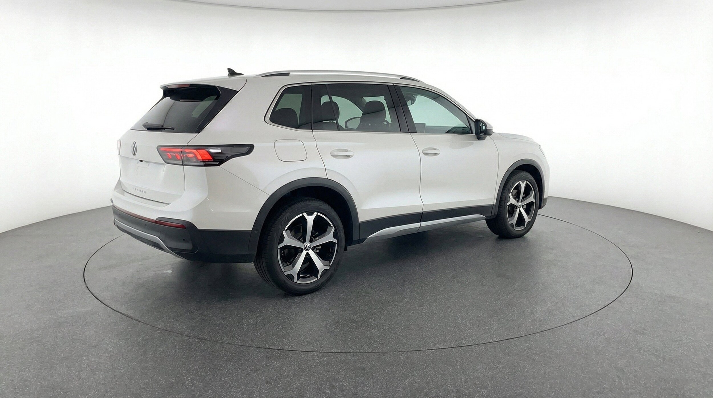 Thumbnail: 2026 Volkswagen Tiguan - 9