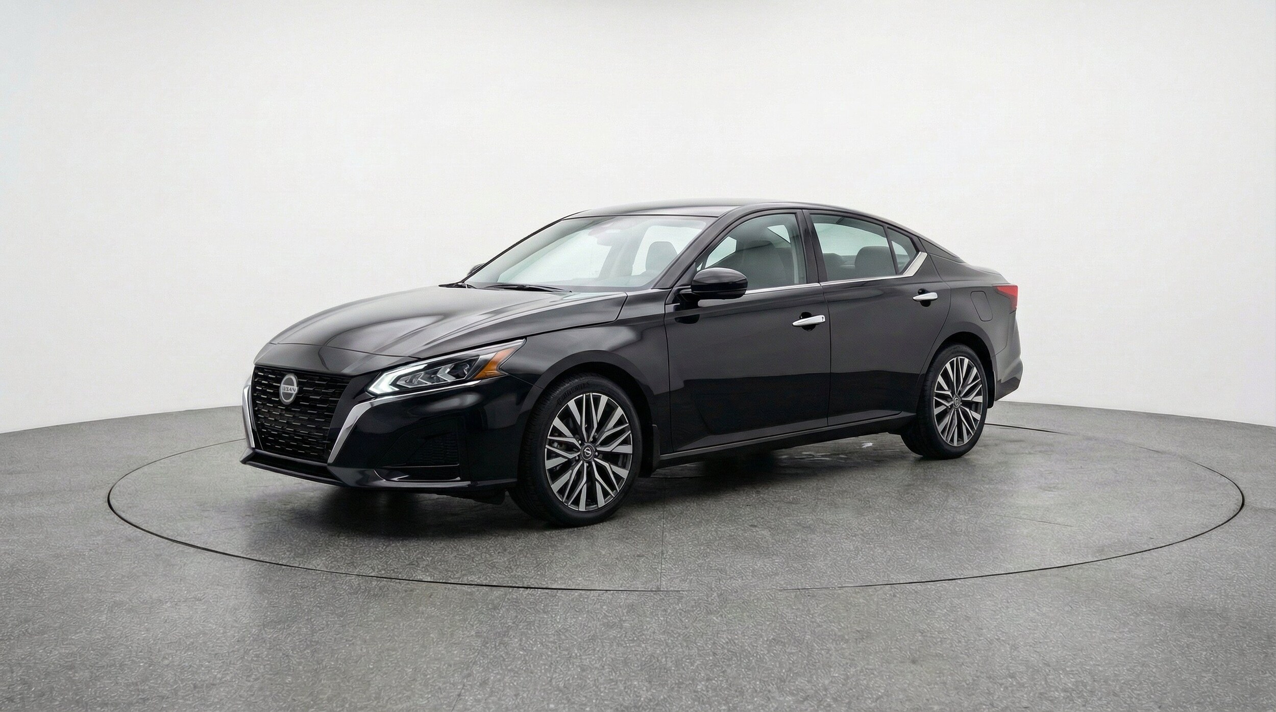 Thumbnail: 2025 Nissan Altima - 3
