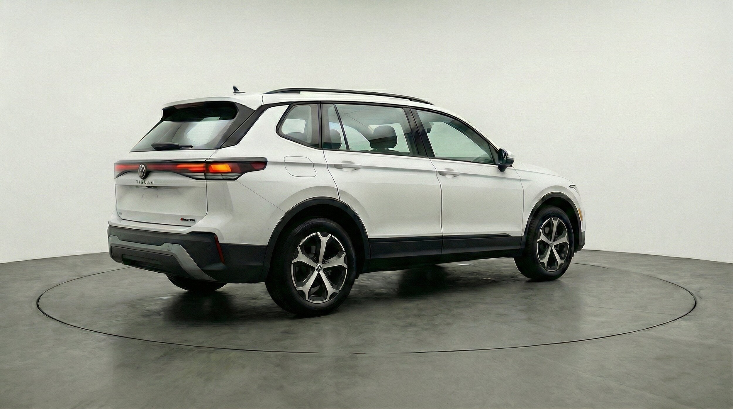 Thumbnail: 2026 Volkswagen Tiguan - 9