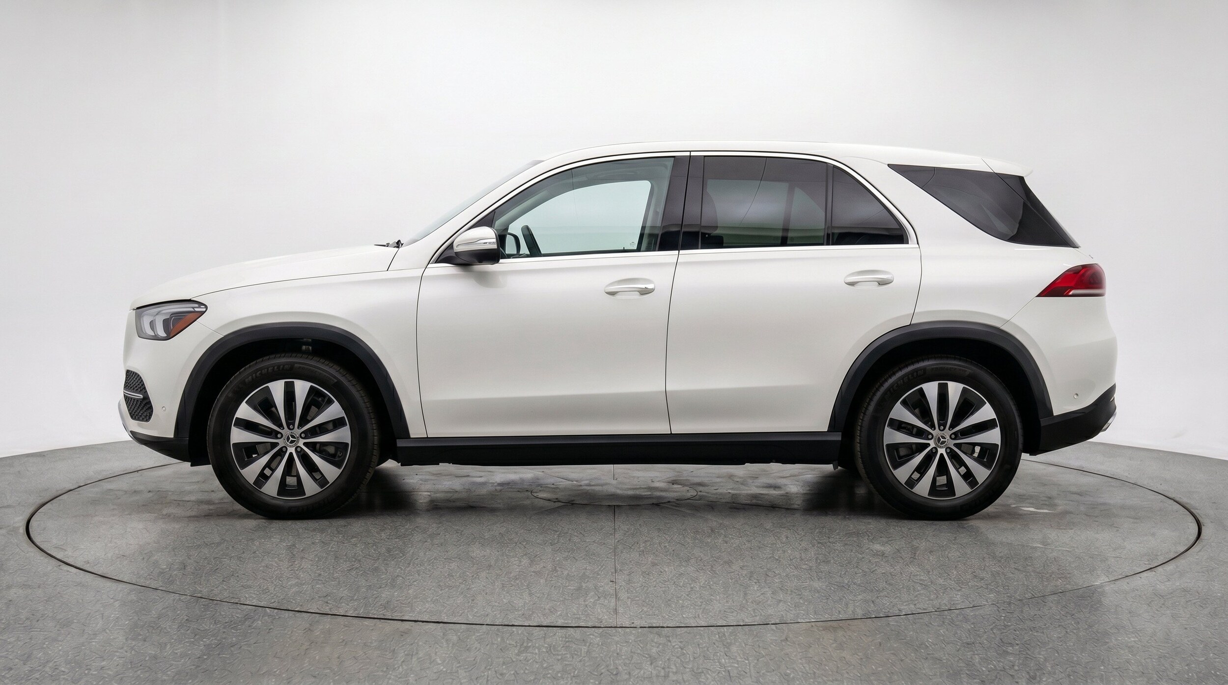 Thumbnail: 2026 Mercedes-Benz GLE - 5
