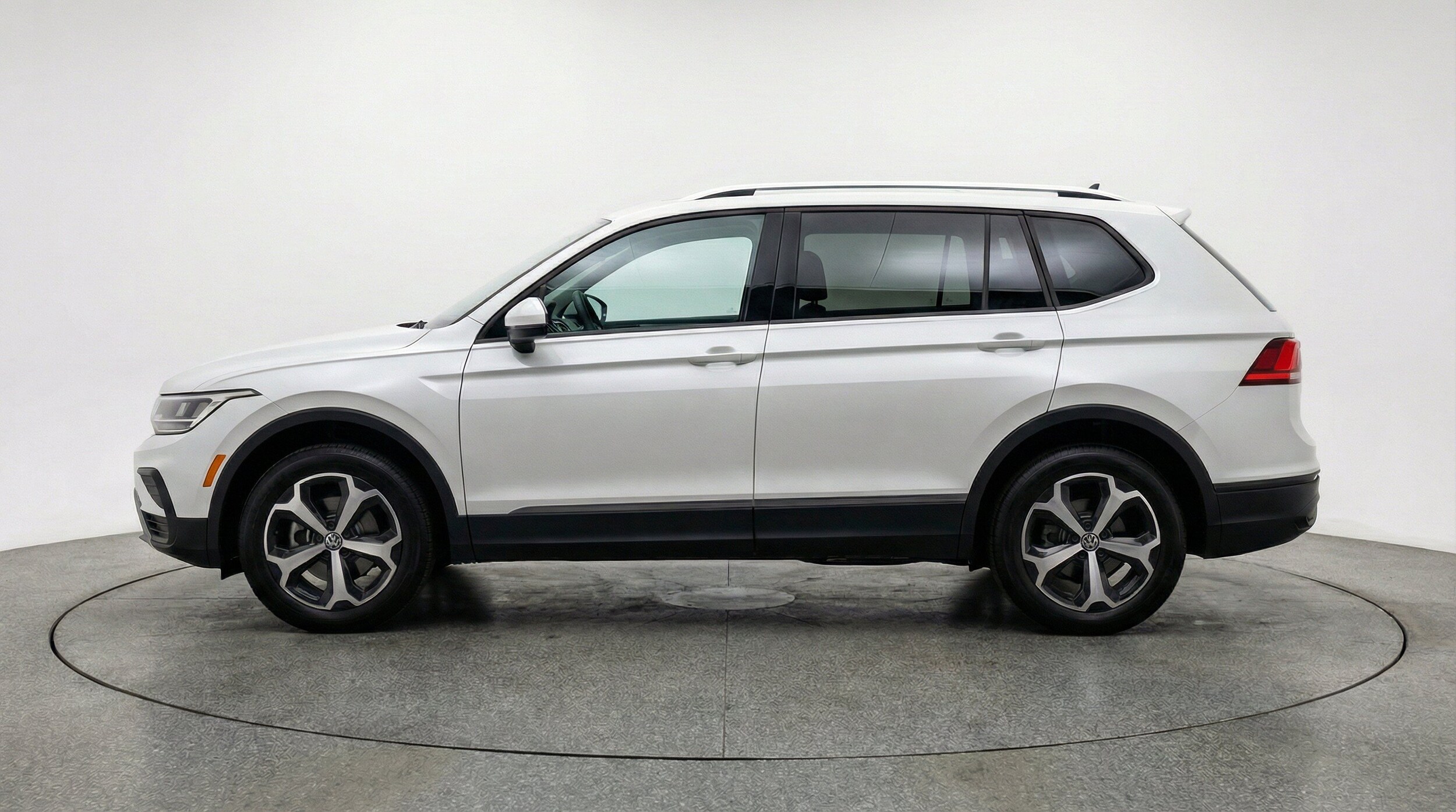 Thumbnail: 2026 Volkswagen Tiguan - 5