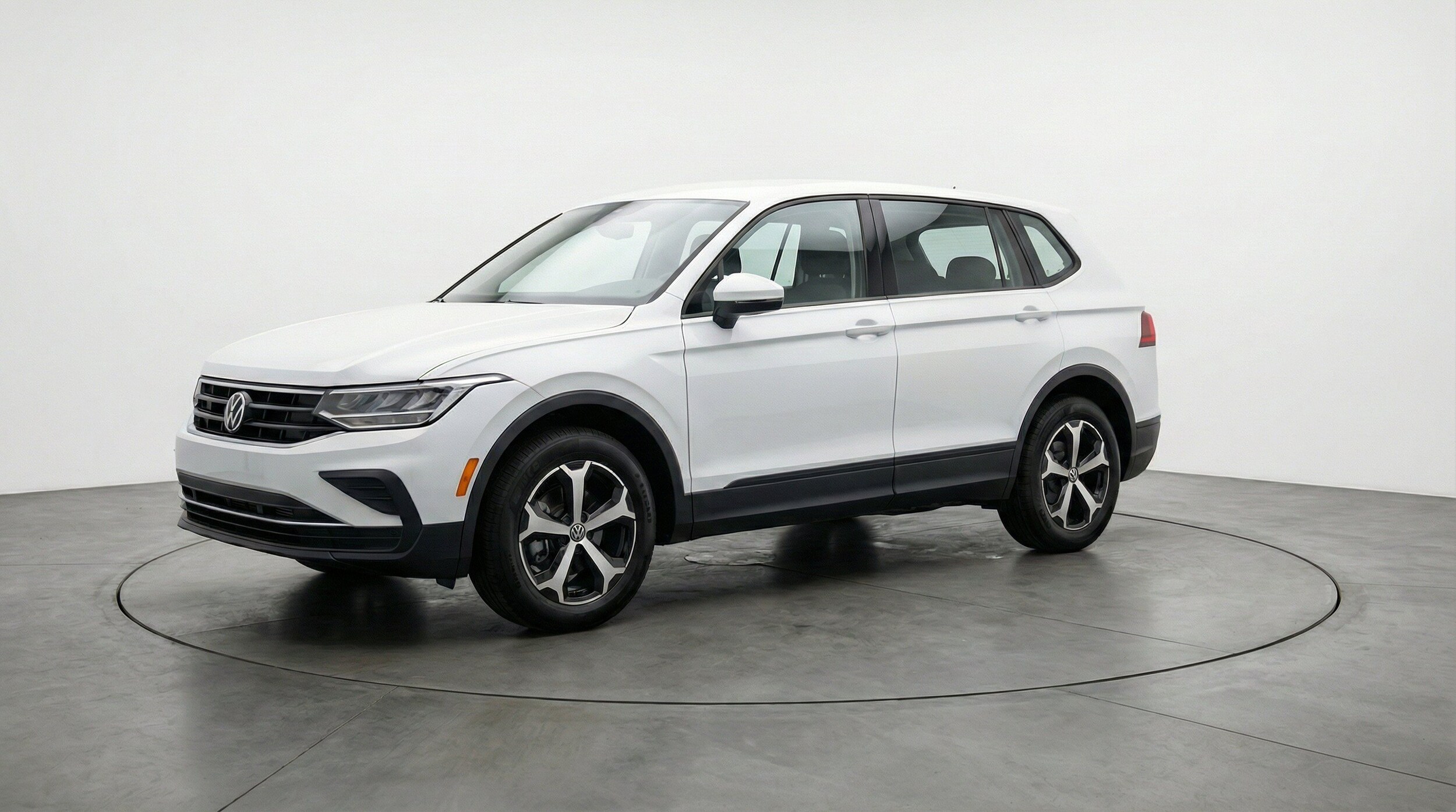 Thumbnail: 2026 Volkswagen Tiguan - 3