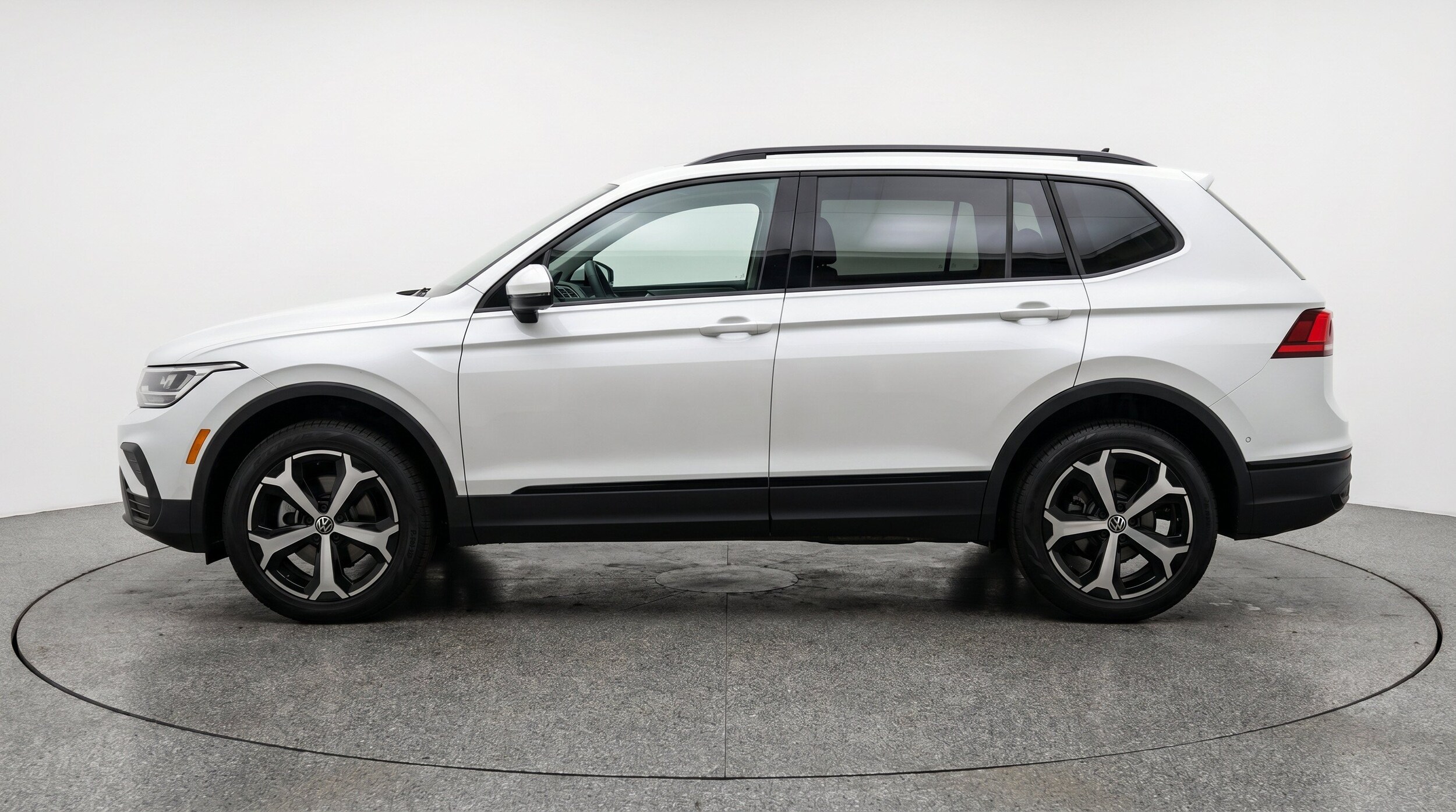 Thumbnail: 2026 Volkswagen Tiguan - 5