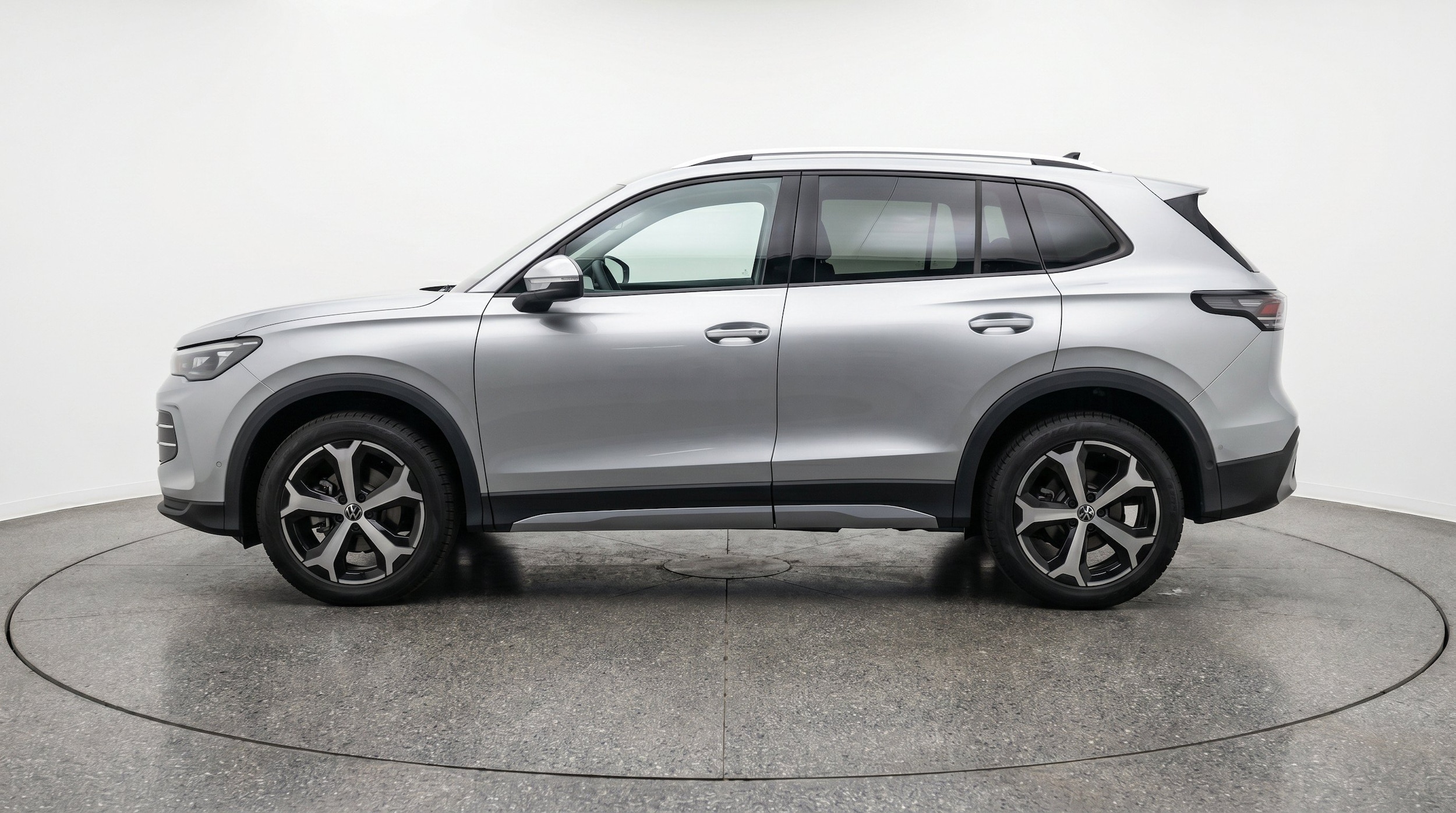 Thumbnail: 2026 Volkswagen Tiguan - 5