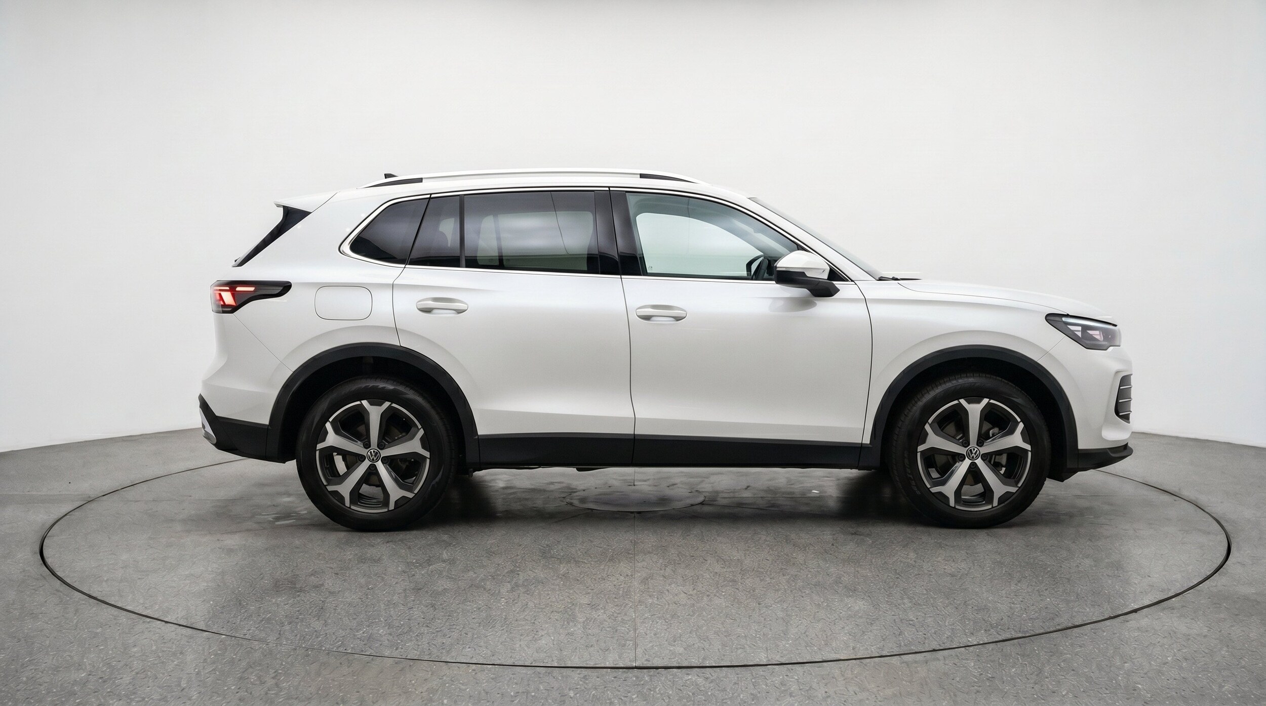 Thumbnail: 2026 Volkswagen Tiguan - 11
