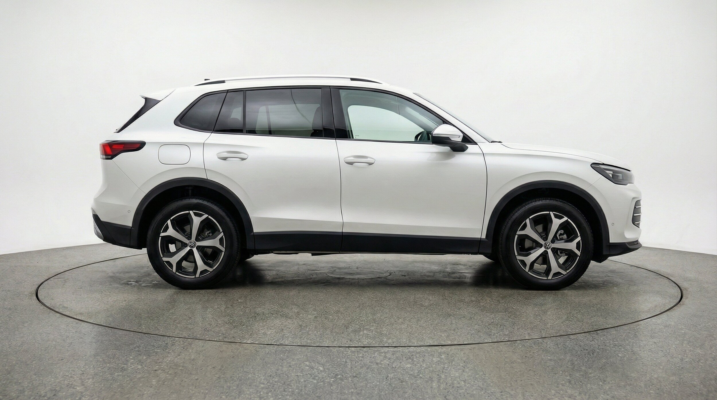 Thumbnail: 2026 Volkswagen Tiguan - 11
