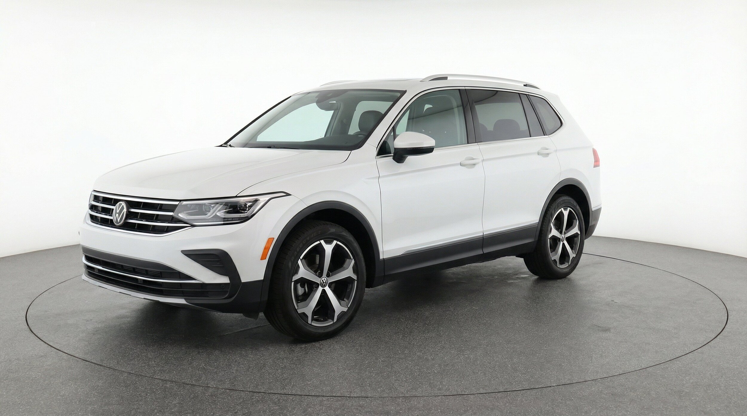 Thumbnail: 2026 Volkswagen Tiguan - 3