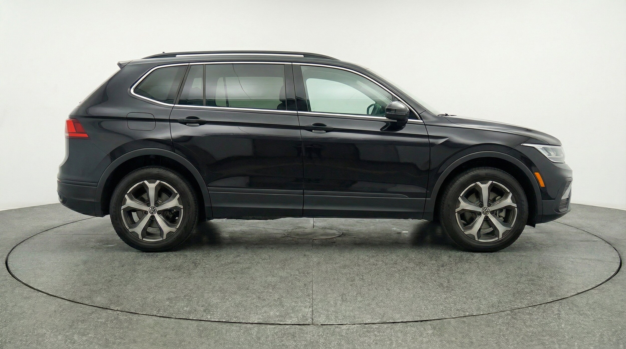 Thumbnail: 2026 Volkswagen Tiguan - 11