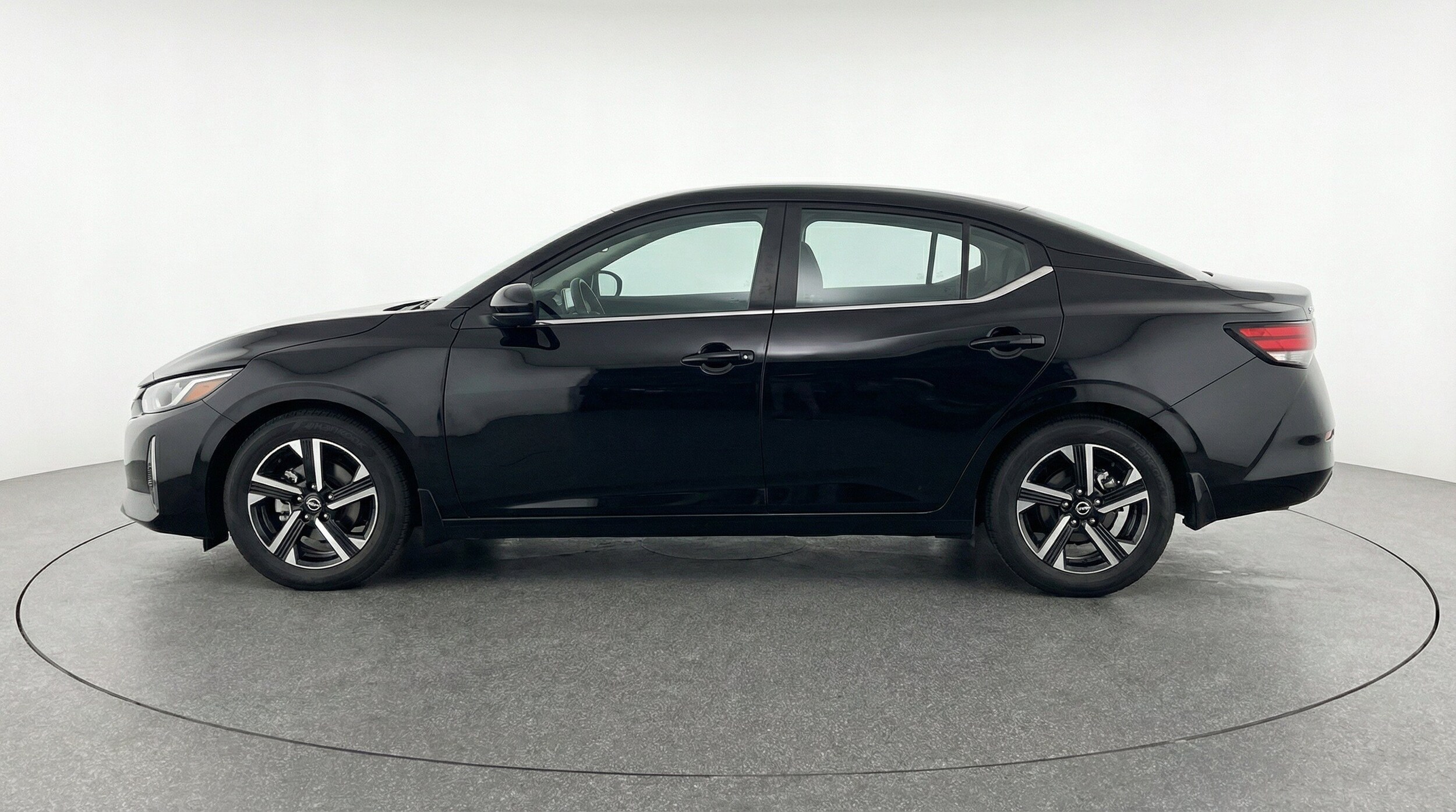 Thumbnail: 2025 Nissan Sentra - 5
