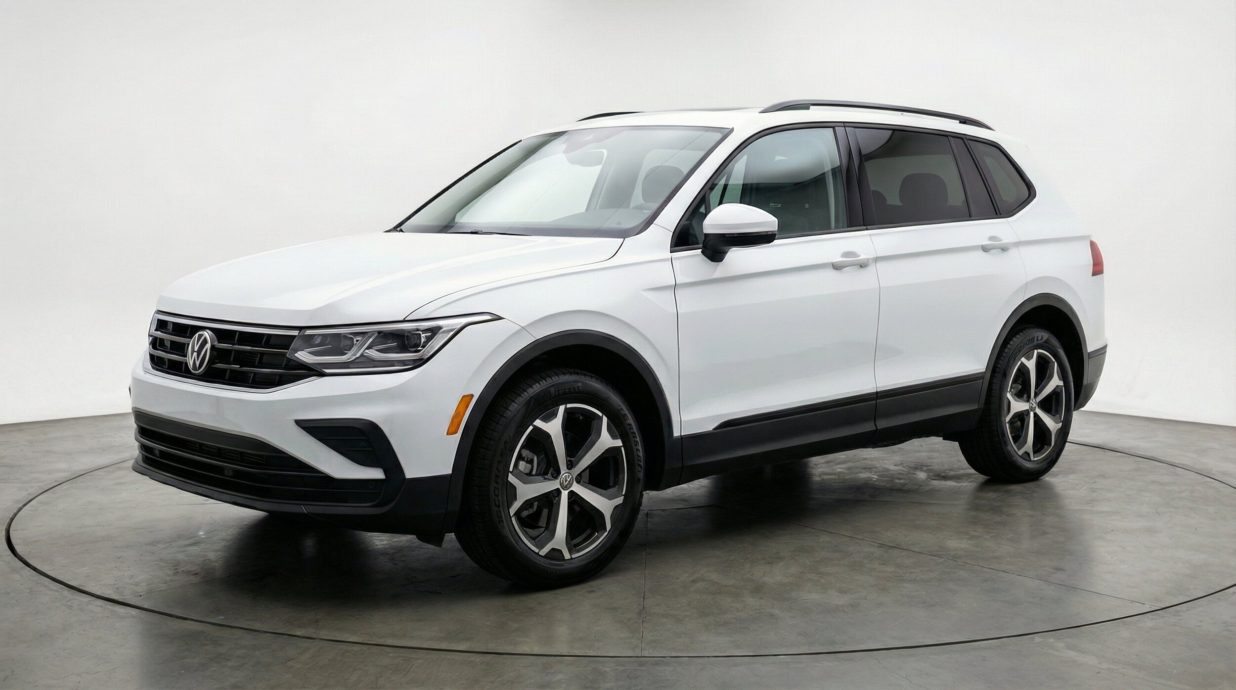 Thumbnail: 2026 Volkswagen Tiguan - 3