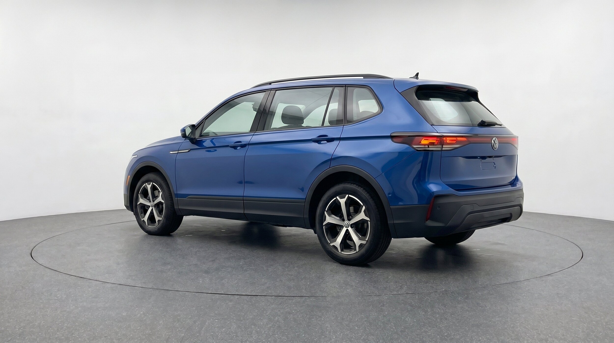 Thumbnail: 2026 Volkswagen Tiguan - 6