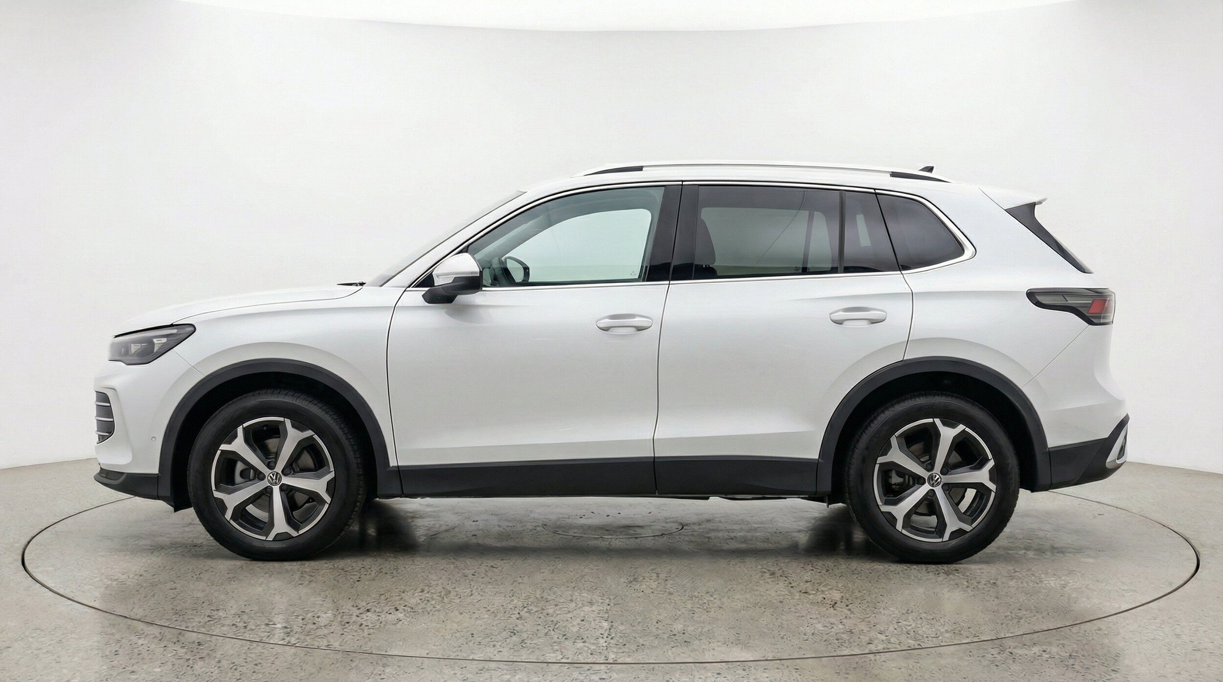 Thumbnail: 2026 Volkswagen Tiguan - 5