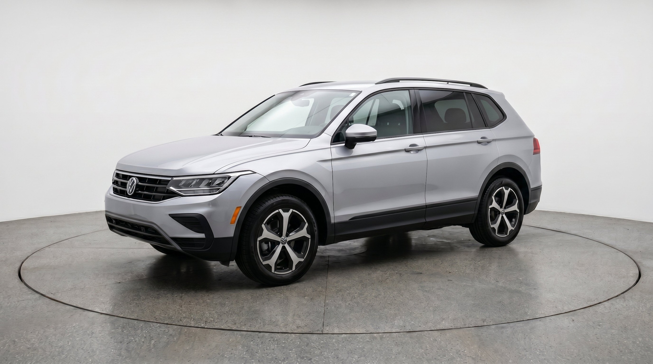 Thumbnail: 2026 Volkswagen Tiguan - 3