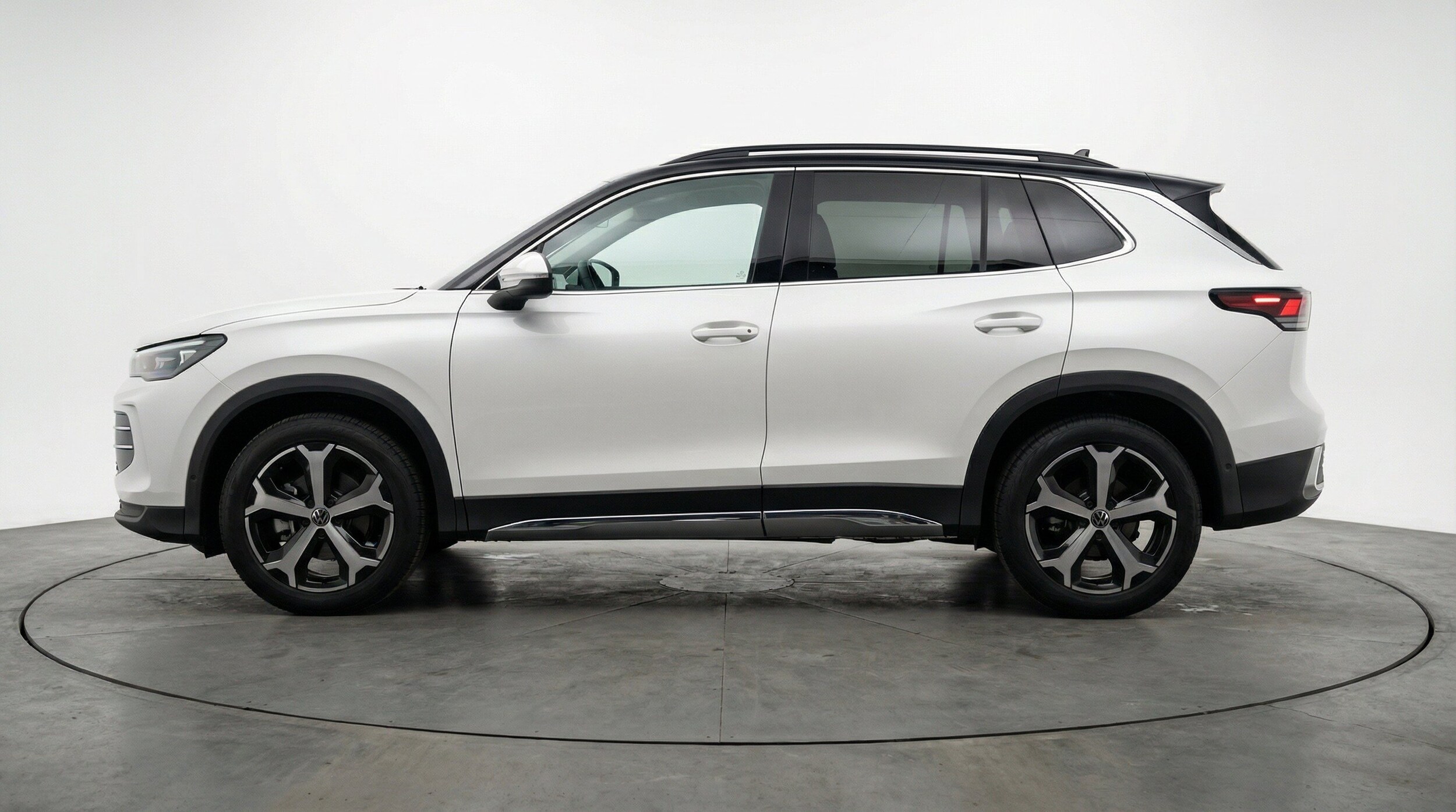 Thumbnail: 2026 Volkswagen Tiguan - 5