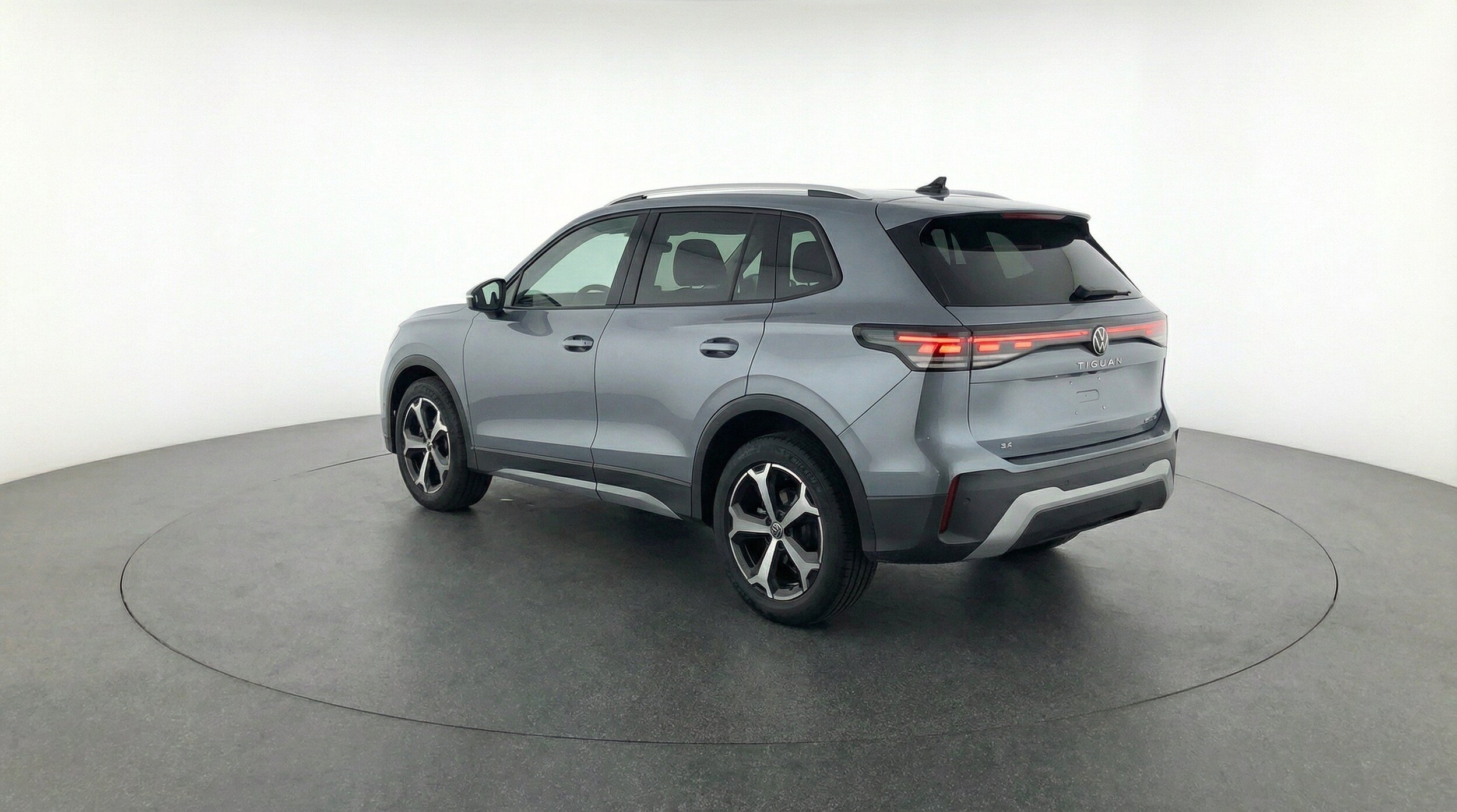 Thumbnail: 2026 Volkswagen Tiguan - 6