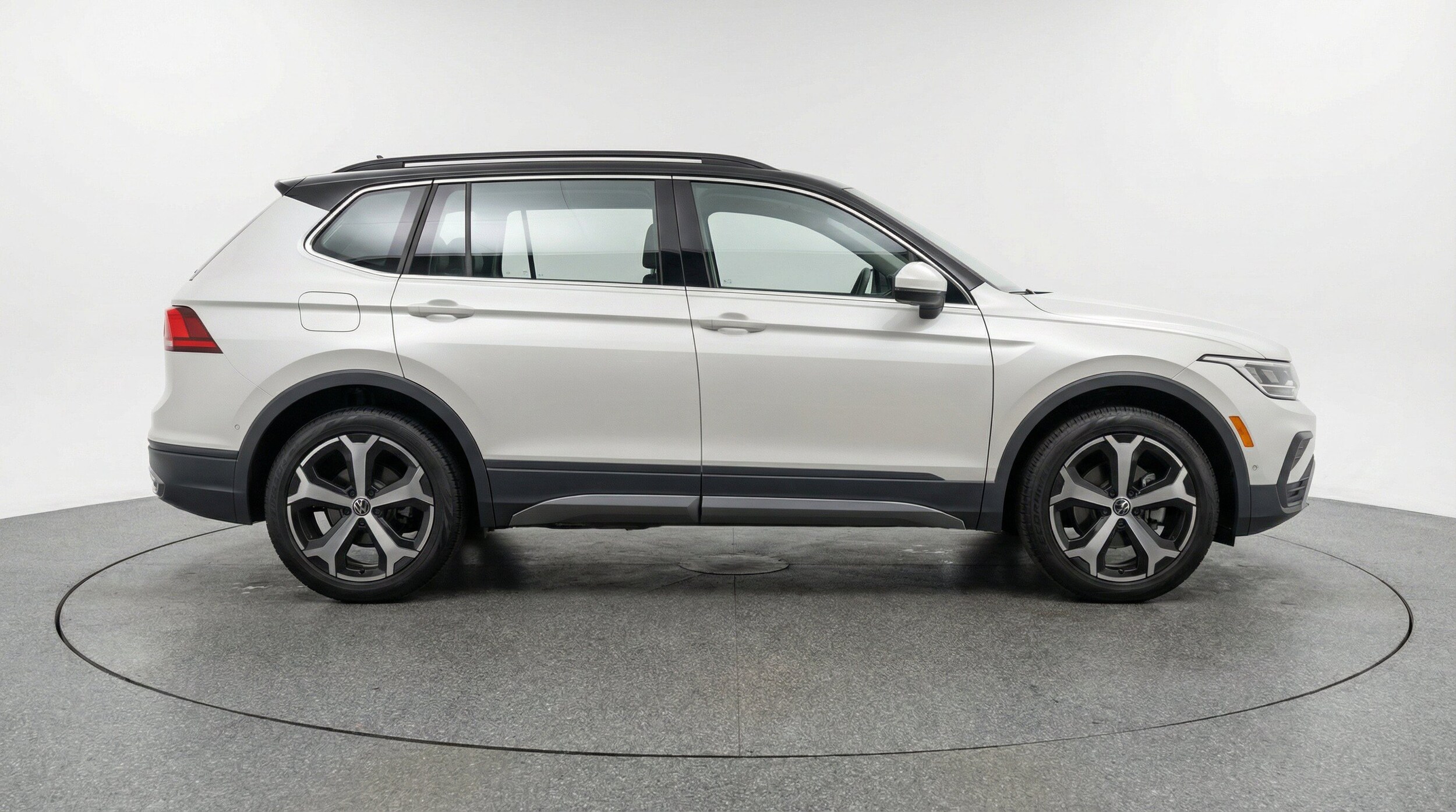 Thumbnail: 2026 Volkswagen Tiguan - 11