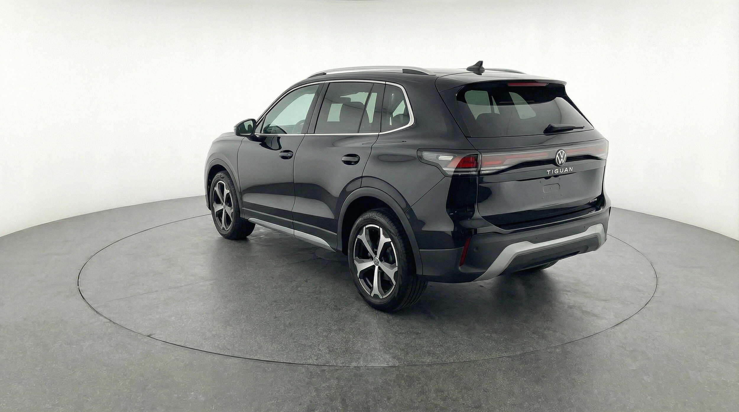 Thumbnail: 2026 Volkswagen Tiguan - 6