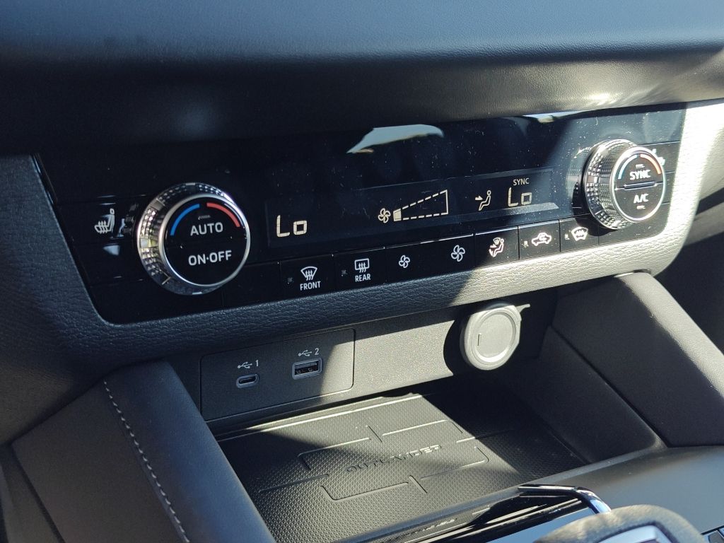2025 Mitsubishi Outlander Plug-in Hybrid ES - Photo 19