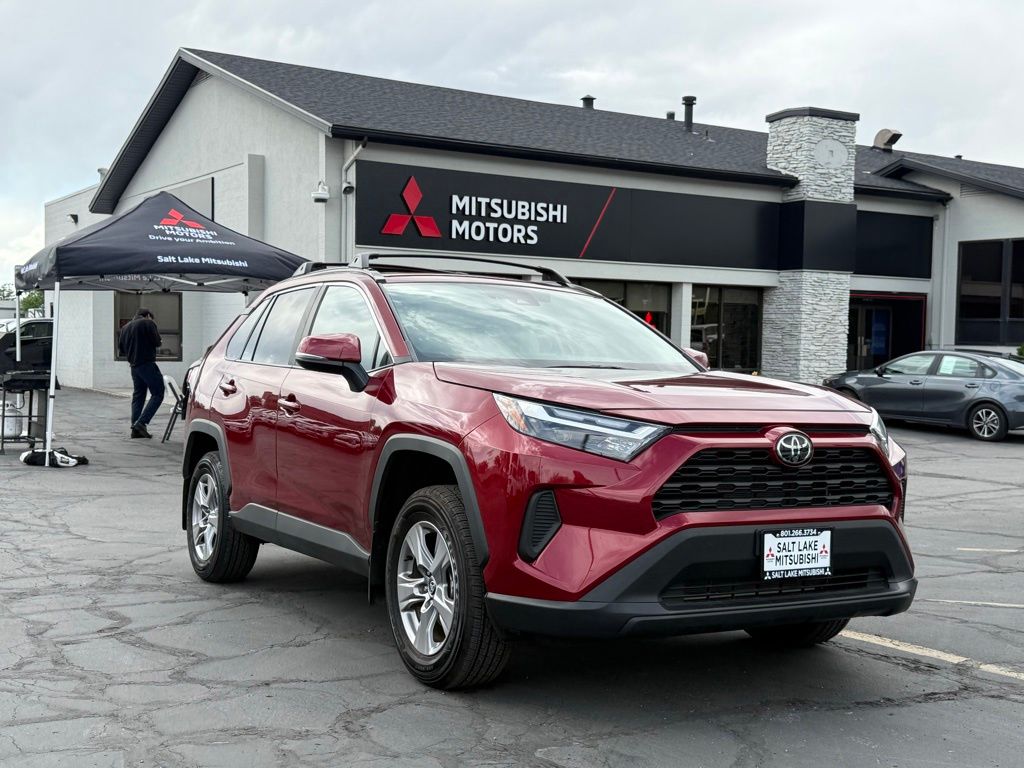 2025 Toyota RAV4 XLE FWD's photo