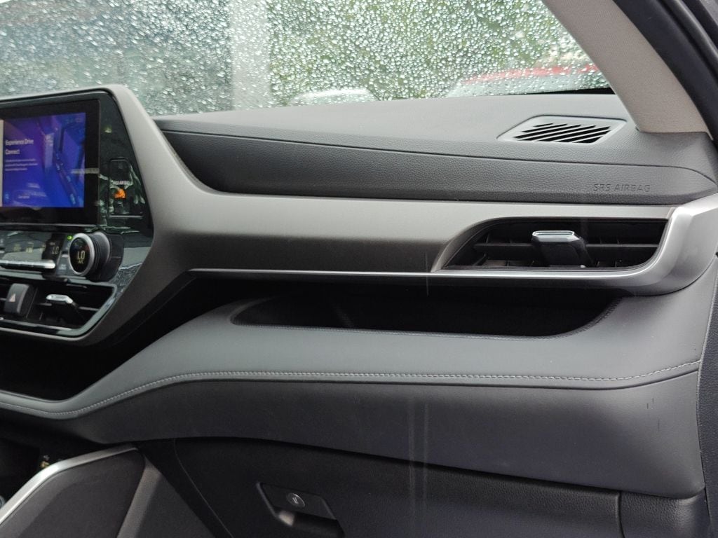 2024 Toyota Highlander LE - Photo 29