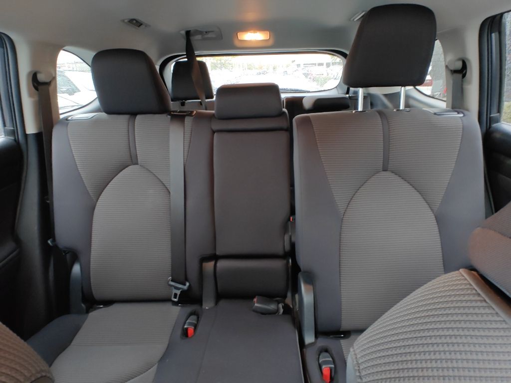 2024 Toyota Highlander LE - Photo 20