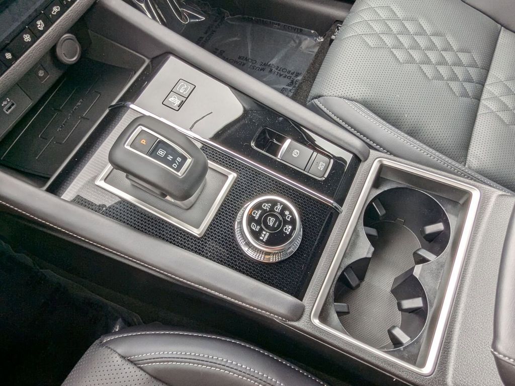 2025 Mitsubishi Outlander Plug-in Hybrid SEL Black Edition - Photo 13