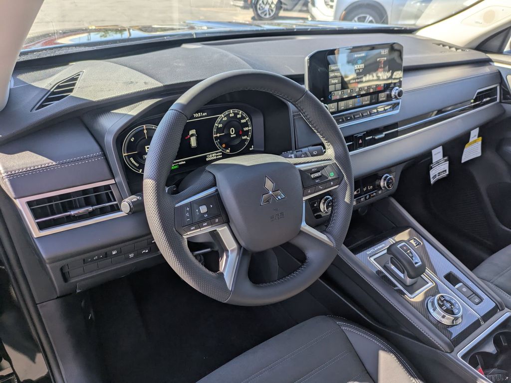 2025 Mitsubishi Outlander Plug-in Hybrid SE - Photo 9