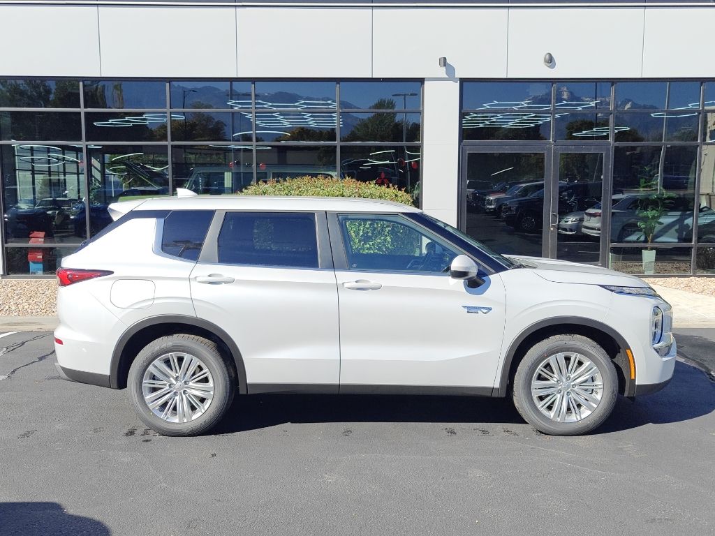 2025 Mitsubishi Outlander Plug-in Hybrid ES - Photo 8