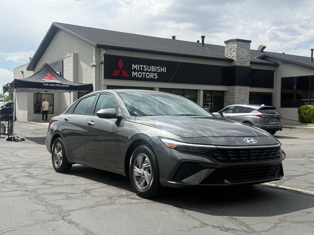 2025 Hyundai Elantra 2.0 SE IVT's photo