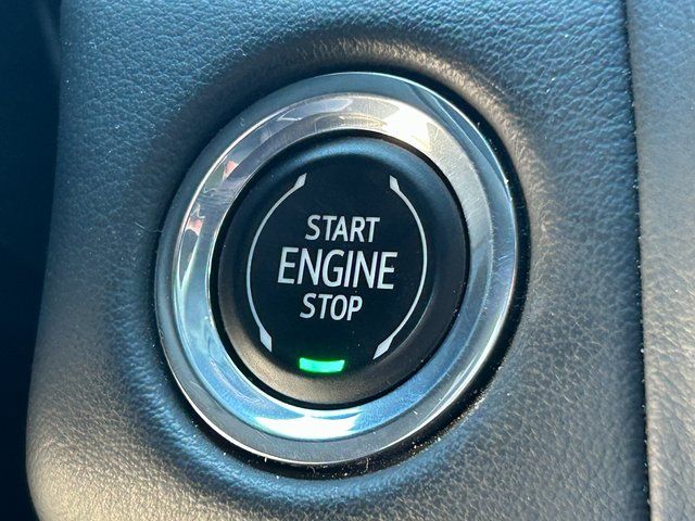 2023 GMC Yukon SLT - Photo 15