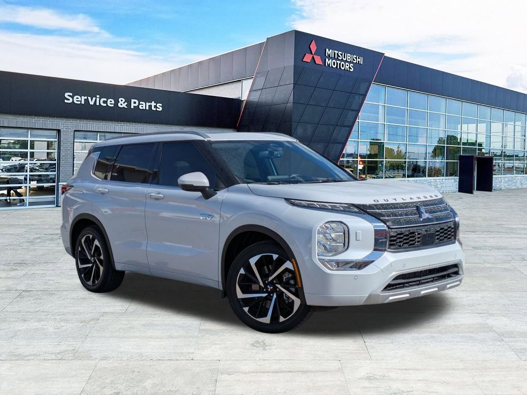 2025 Mitsubishi Outlander SEL's photo